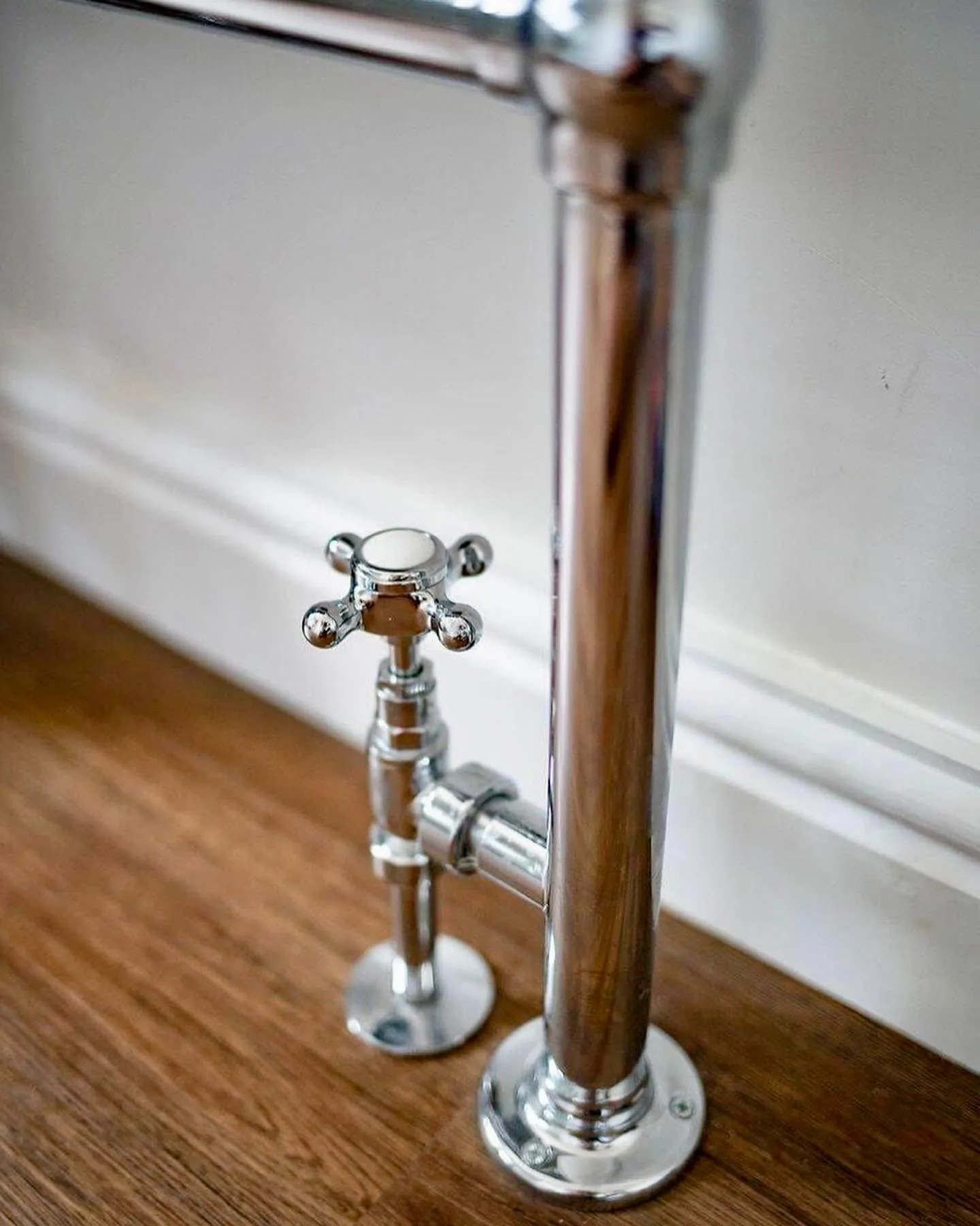 Emergency bathroom repair to chrome pipework and valve in Haywards Heath - photo 3